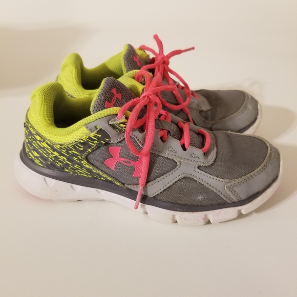 under armour kids tennis shoes